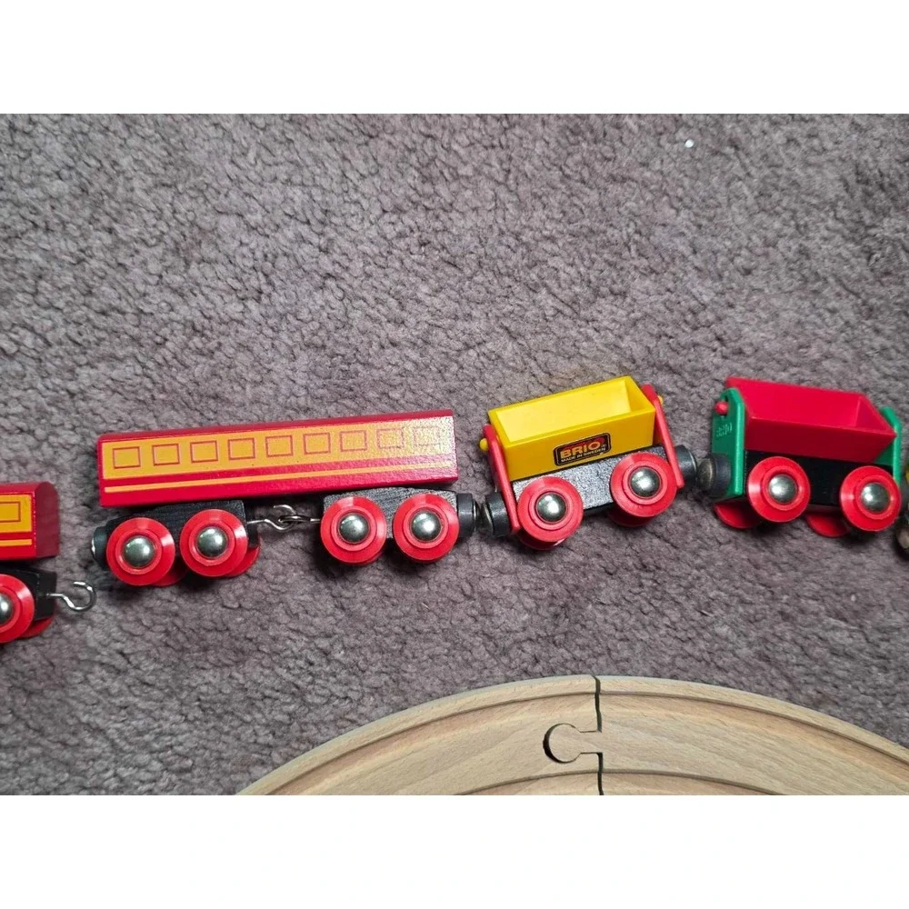 Brio Wooden Railway‎ Trains of the World Red Road Engine Train Set Tracks